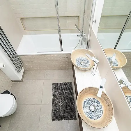 Appartement Airy Stunning With Terrace And Free Garage Prague
