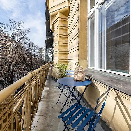 Airy Stunning With Terrace And Free Garage Appartement Praag
