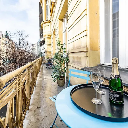 Airy Stunning With Terrace And Free Garage * Praag