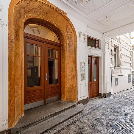 Airy Stunning With Terrace And Free Garage Appartement