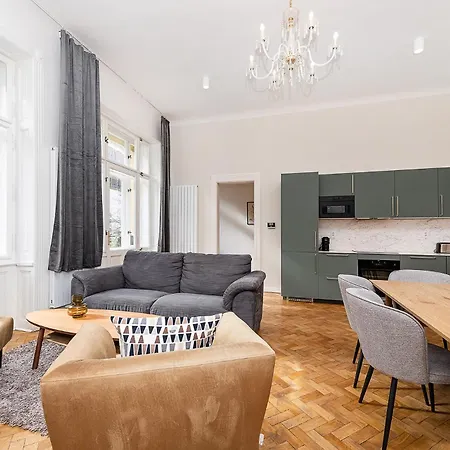 Airy Stunning With Terrace And Free Garage Appartement Prague