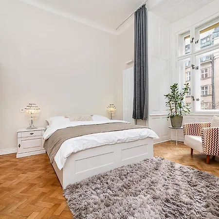 Airy Stunning With Terrace And Free Garage *