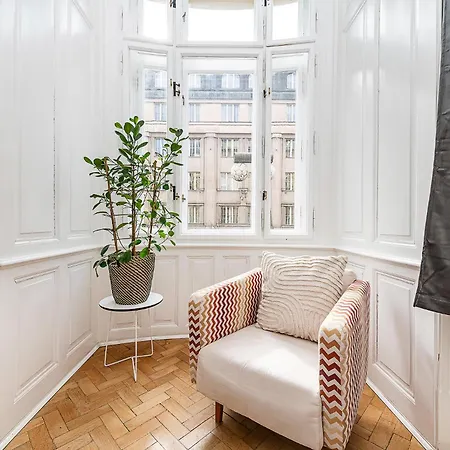 Airy Stunning With Terrace And Free Garage * Praag