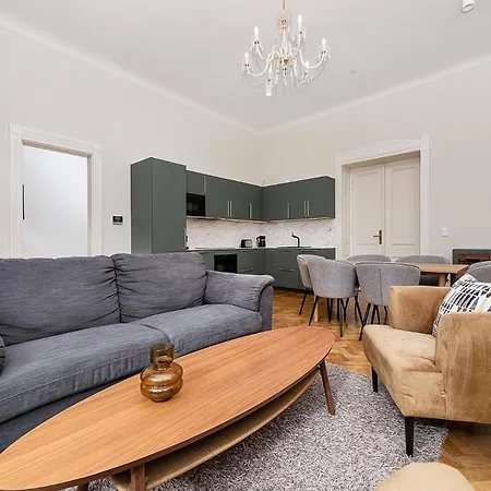Airy Stunning With Terrace And Free Garage