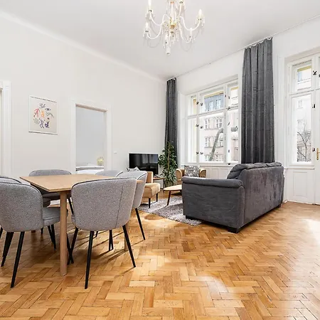 Airy Stunning With Terrace And Free Garage Appartement