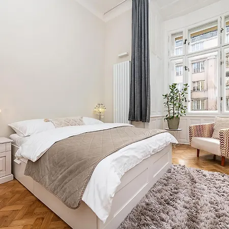 Airy Stunning With Terrace And Free Garage Appartement *