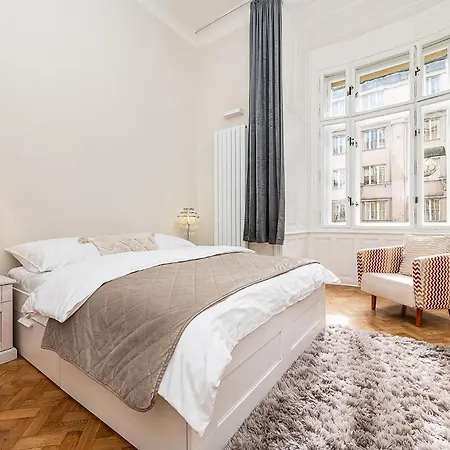 Airy Stunning With Terrace And Free Garage *