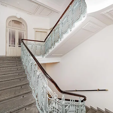 Airy Stunning With Terrace And Free Garage