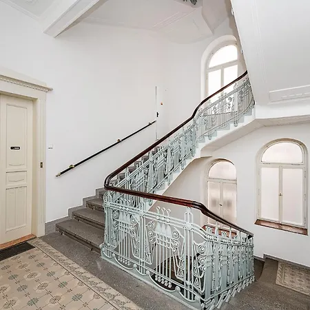Appartement Airy Stunning With Terrace And Free Garage Prague