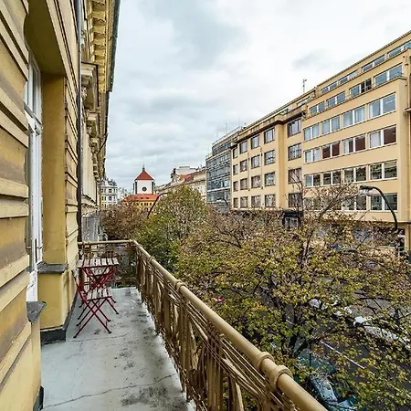 Airy Stunning With Terrace Apartment Prague