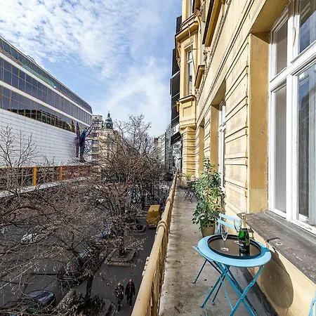 Airy Stunning With Terrace *